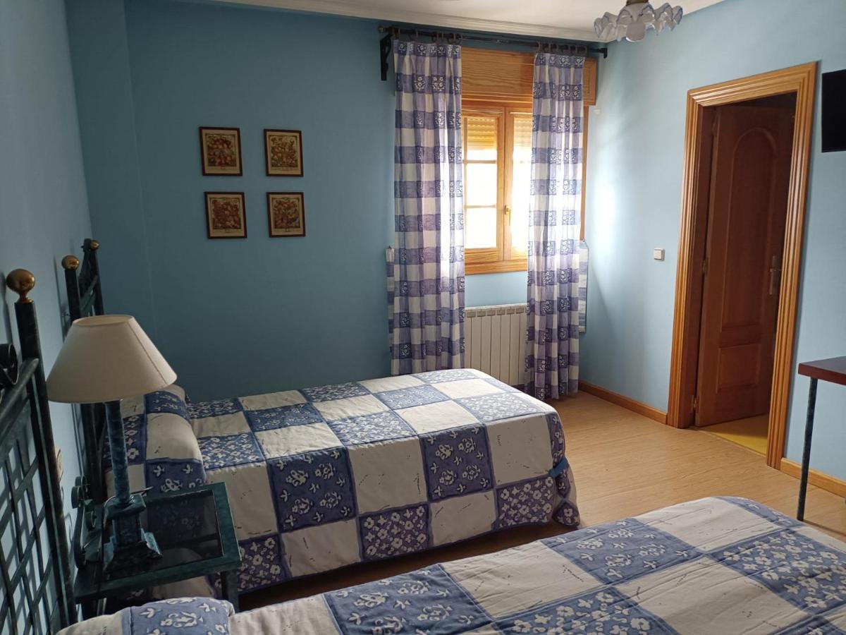 Hotel Pico Espiguete Alba De Los Cardanos Luaran gambar