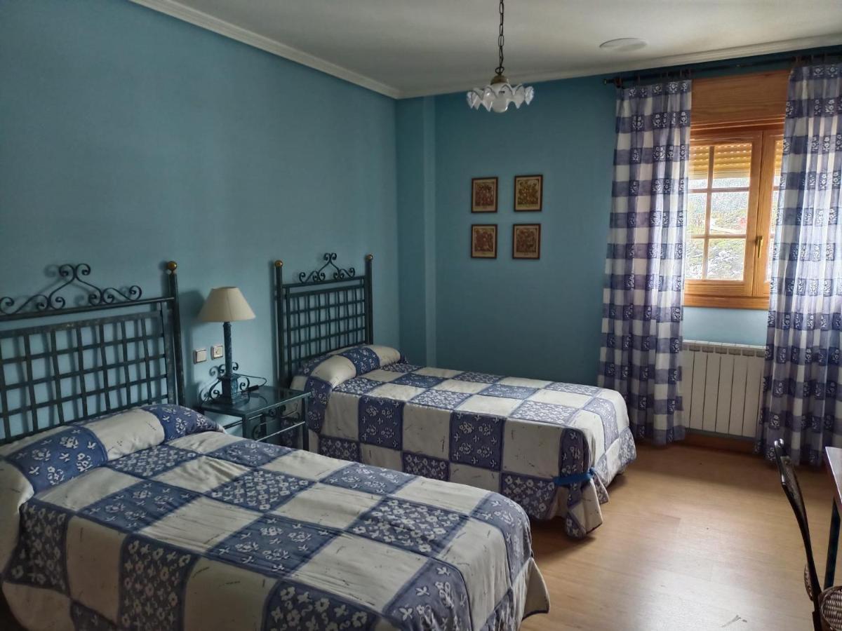 Hotel Pico Espiguete Alba De Los Cardanos Luaran gambar