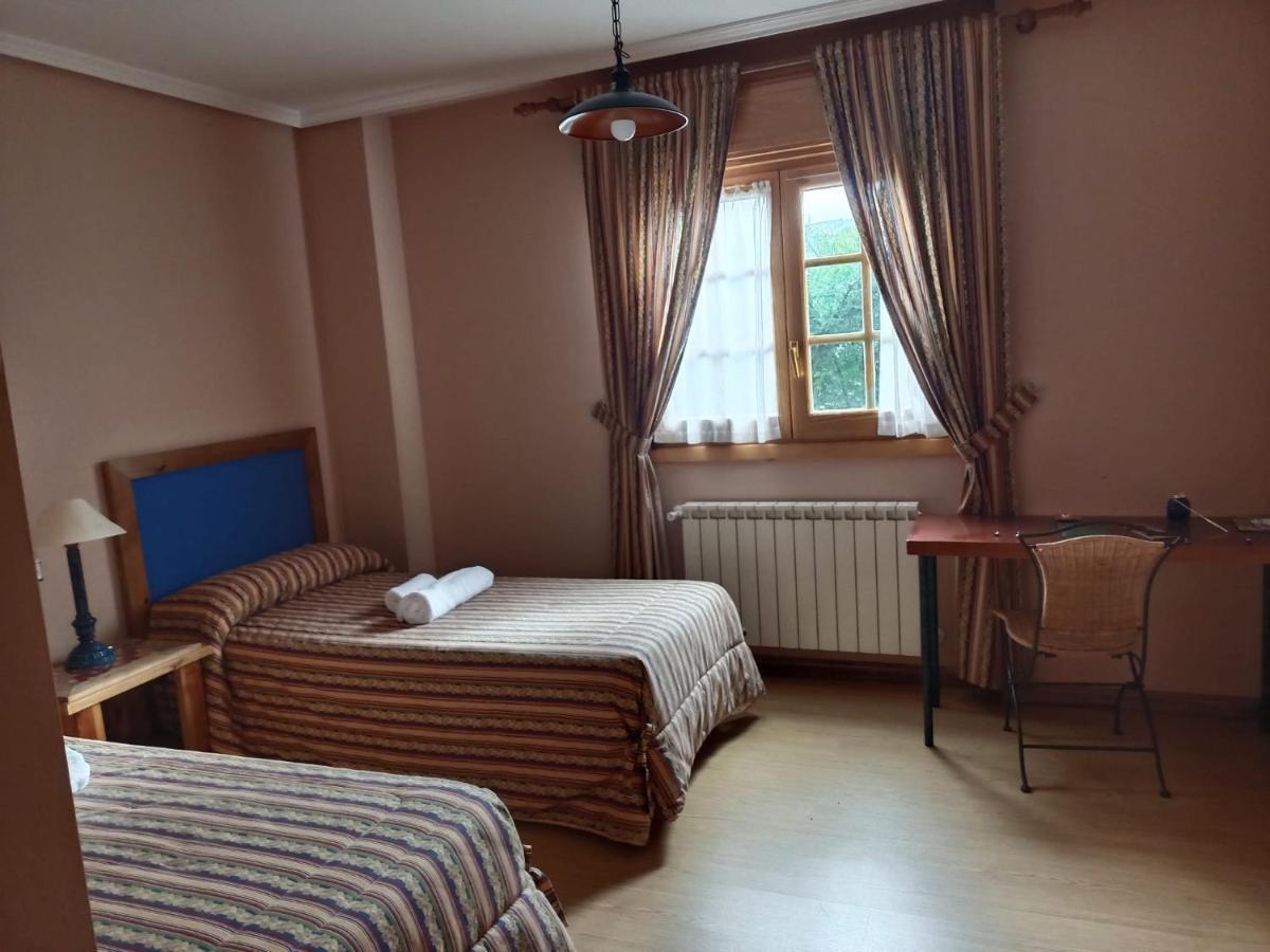 Hotel Pico Espiguete Alba De Los Cardanos Luaran gambar