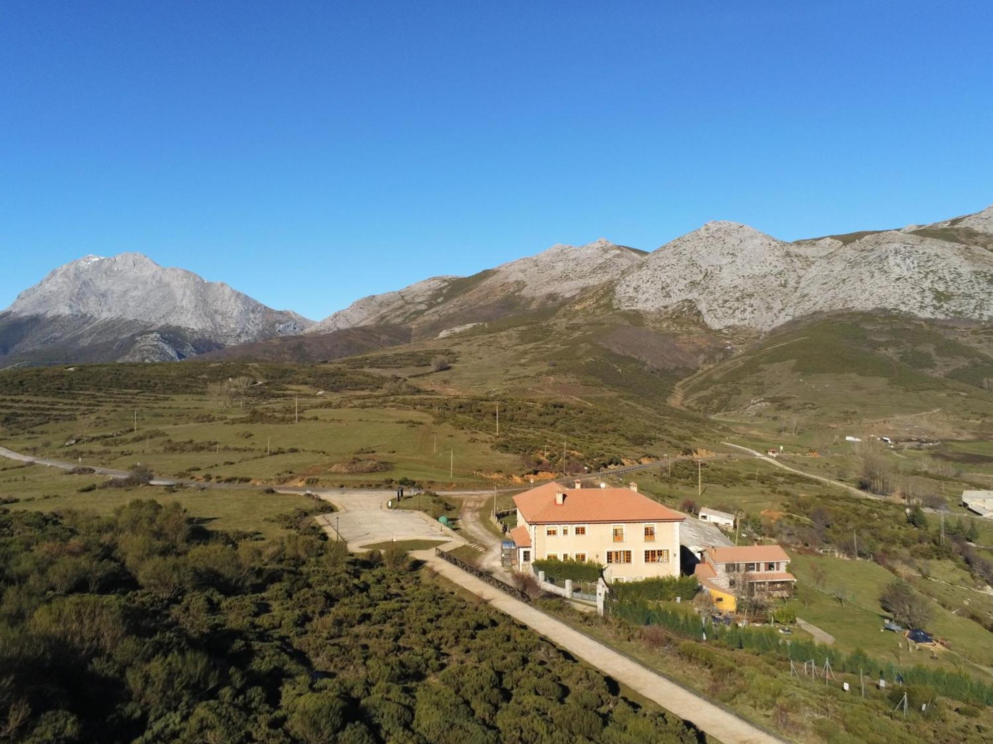 Hotel Pico Espiguete Alba De Los Cardanos Luaran gambar