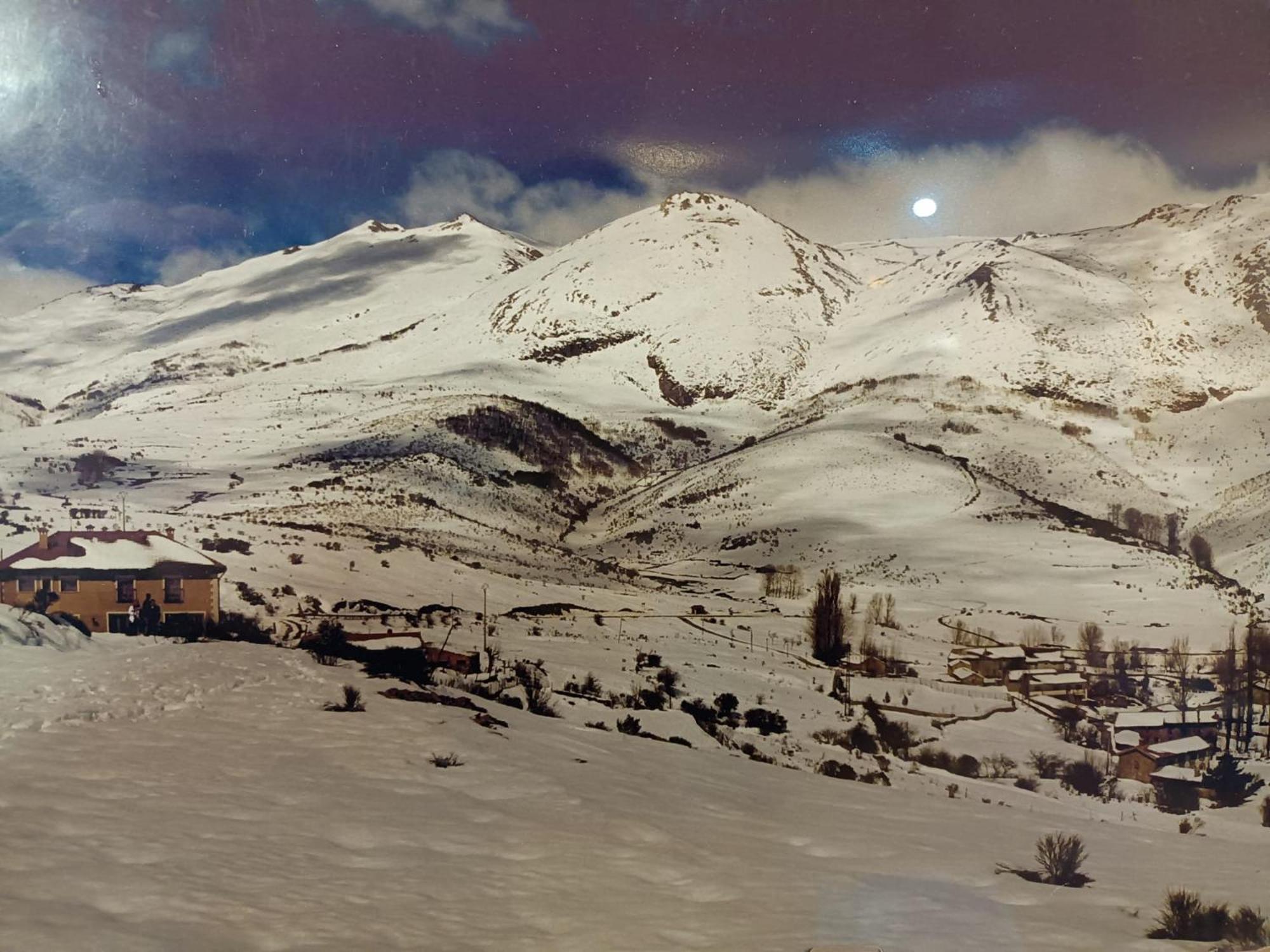 Hotel Pico Espiguete Alba De Los Cardanos Luaran gambar
