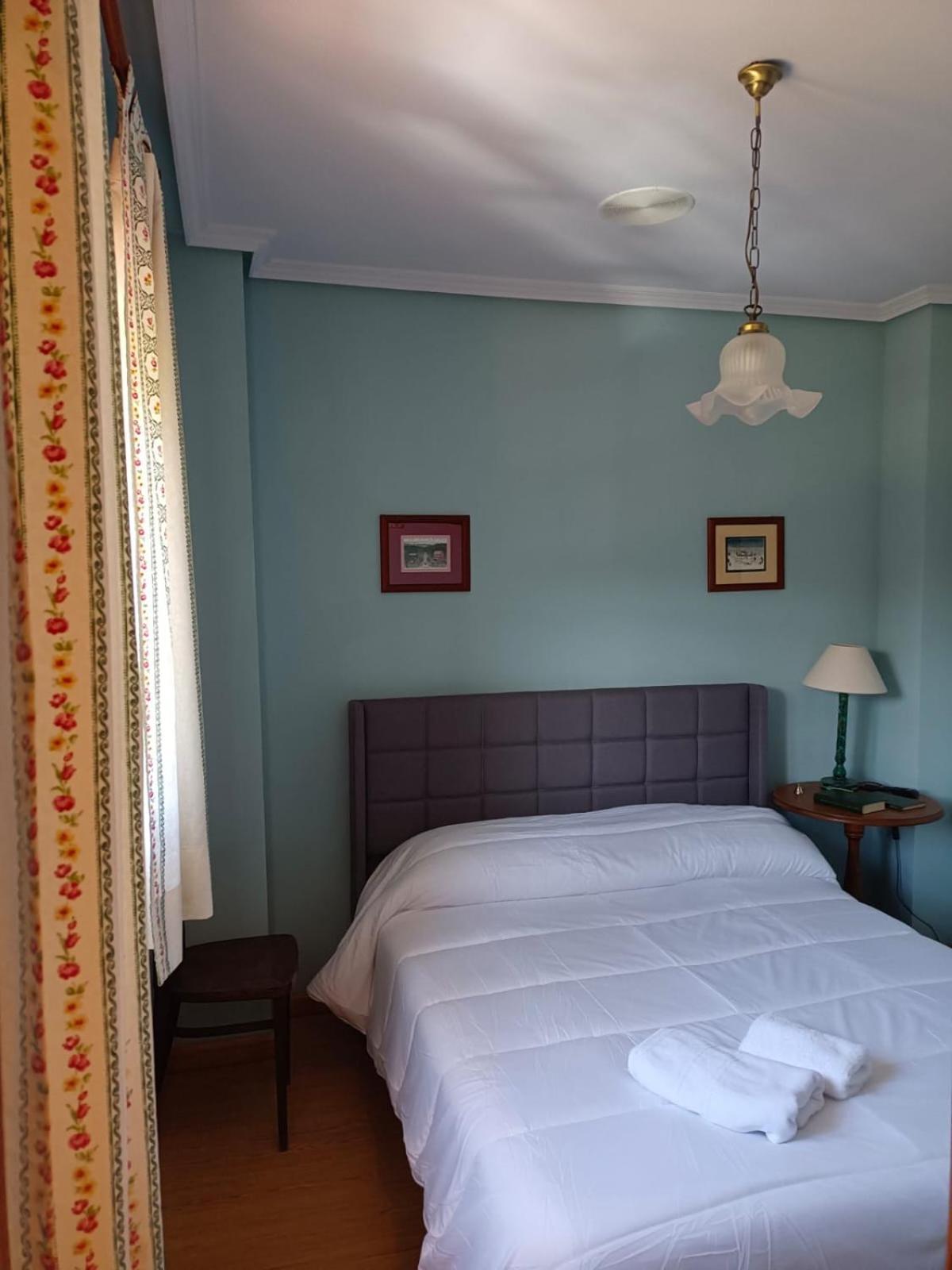 Hotel Pico Espiguete Alba De Los Cardanos Luaran gambar