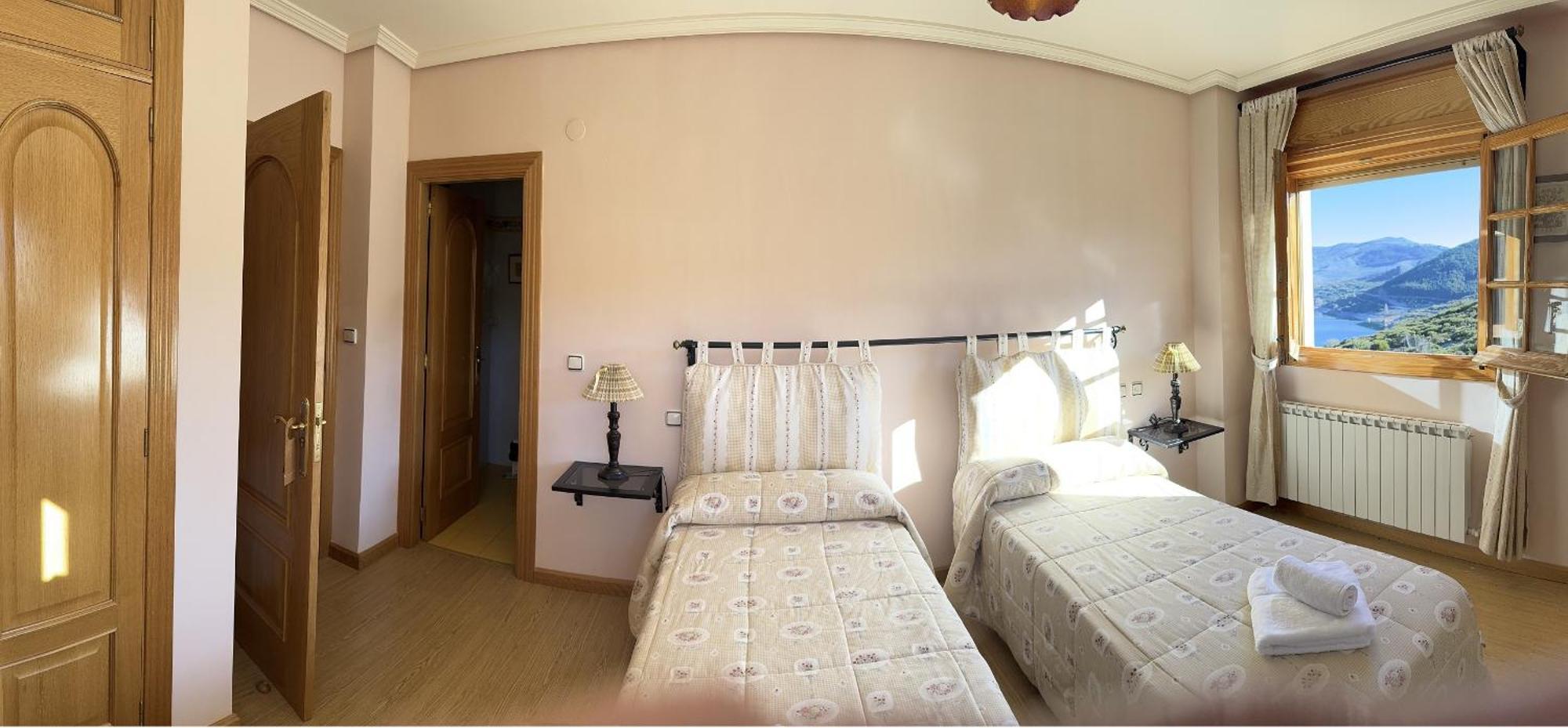 Hotel Pico Espiguete Alba De Los Cardanos Luaran gambar