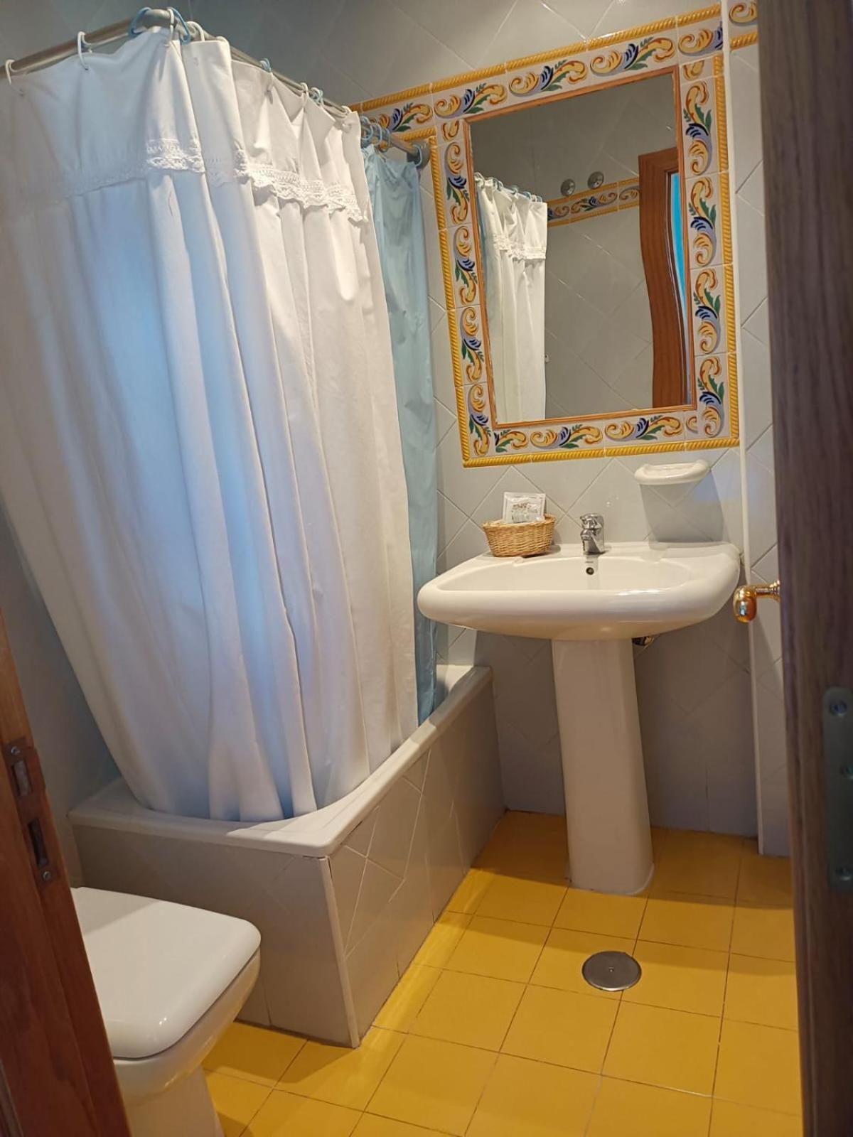 Hotel Pico Espiguete Alba De Los Cardanos Luaran gambar