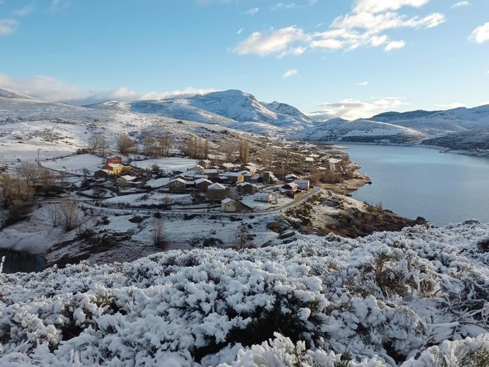 Hotel Pico Espiguete Alba De Los Cardanos Luaran gambar